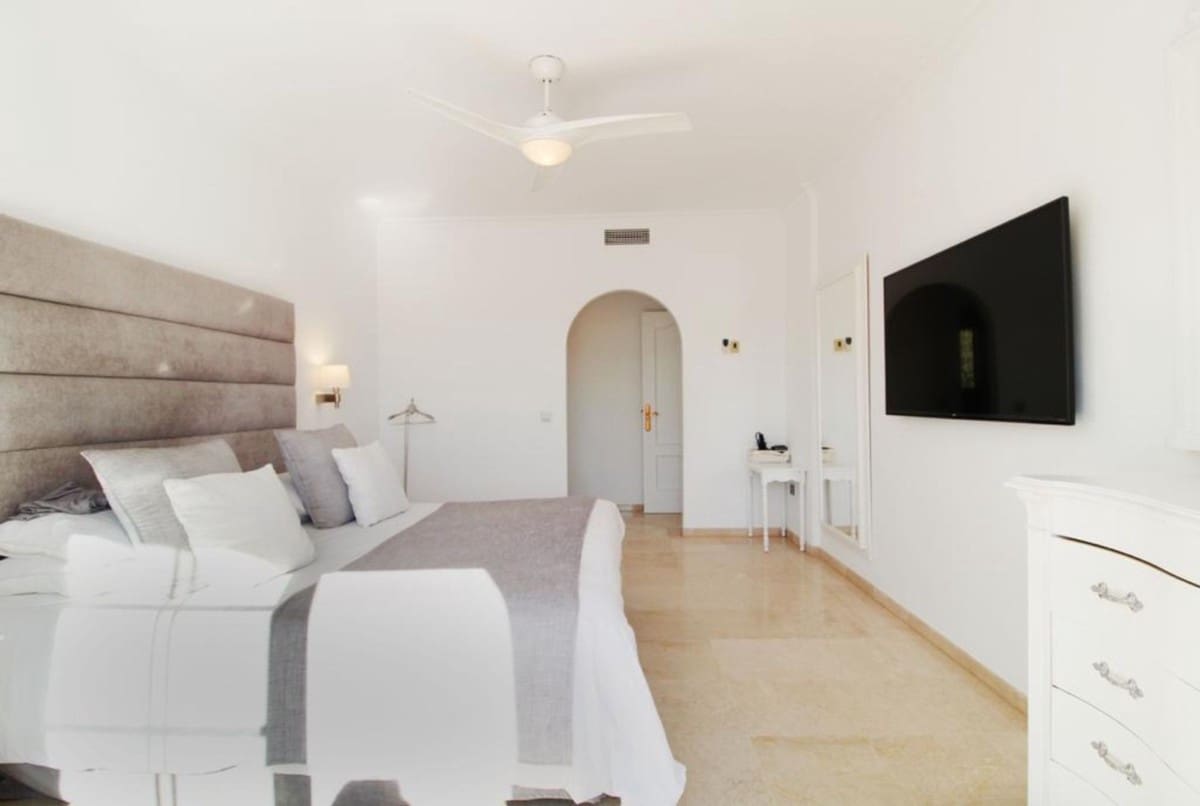 5 sovrum Villa till salu i Nueva Andalucia med pool garage - 3 200 000 € (Ref: 9405319)