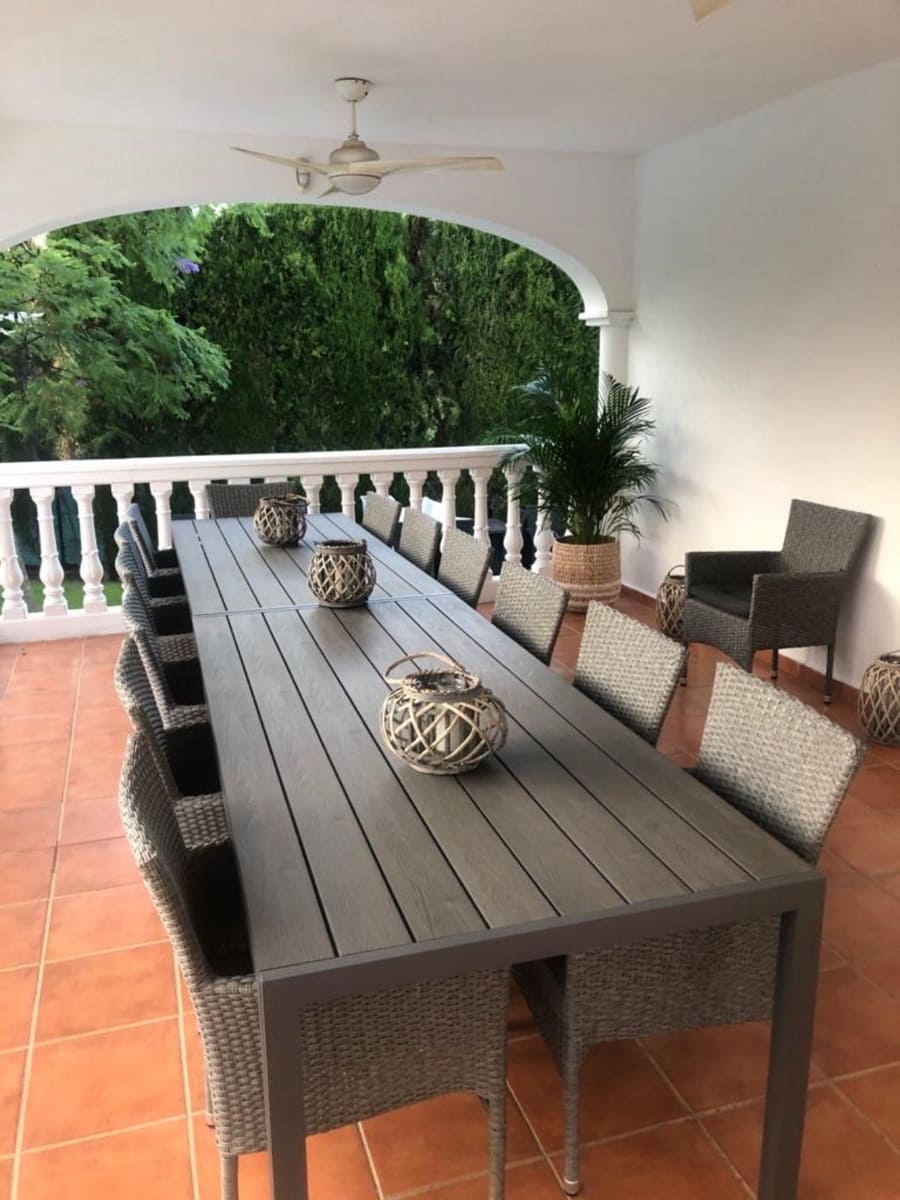 5 sovrum Villa till salu i Nueva Andalucia med pool garage - 3 200 000 € (Ref: 9405319)