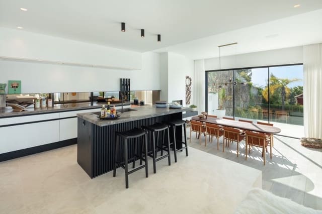 7 sypialnia Willa na sprzedaż w Marbella z basenem garażem - 6 950 000 € (Ref: 9405323)