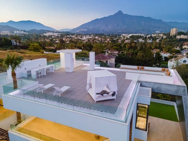 5 sypialnia Willa na sprzedaż w Marbella z basenem garażem - 3 995 000 € (Ref: 9405361)