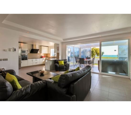 3 soverom Villa til salgs i Costalita, Estepona med svømmebasseng garasje - € 1 600 000 (Ref: 9405395)