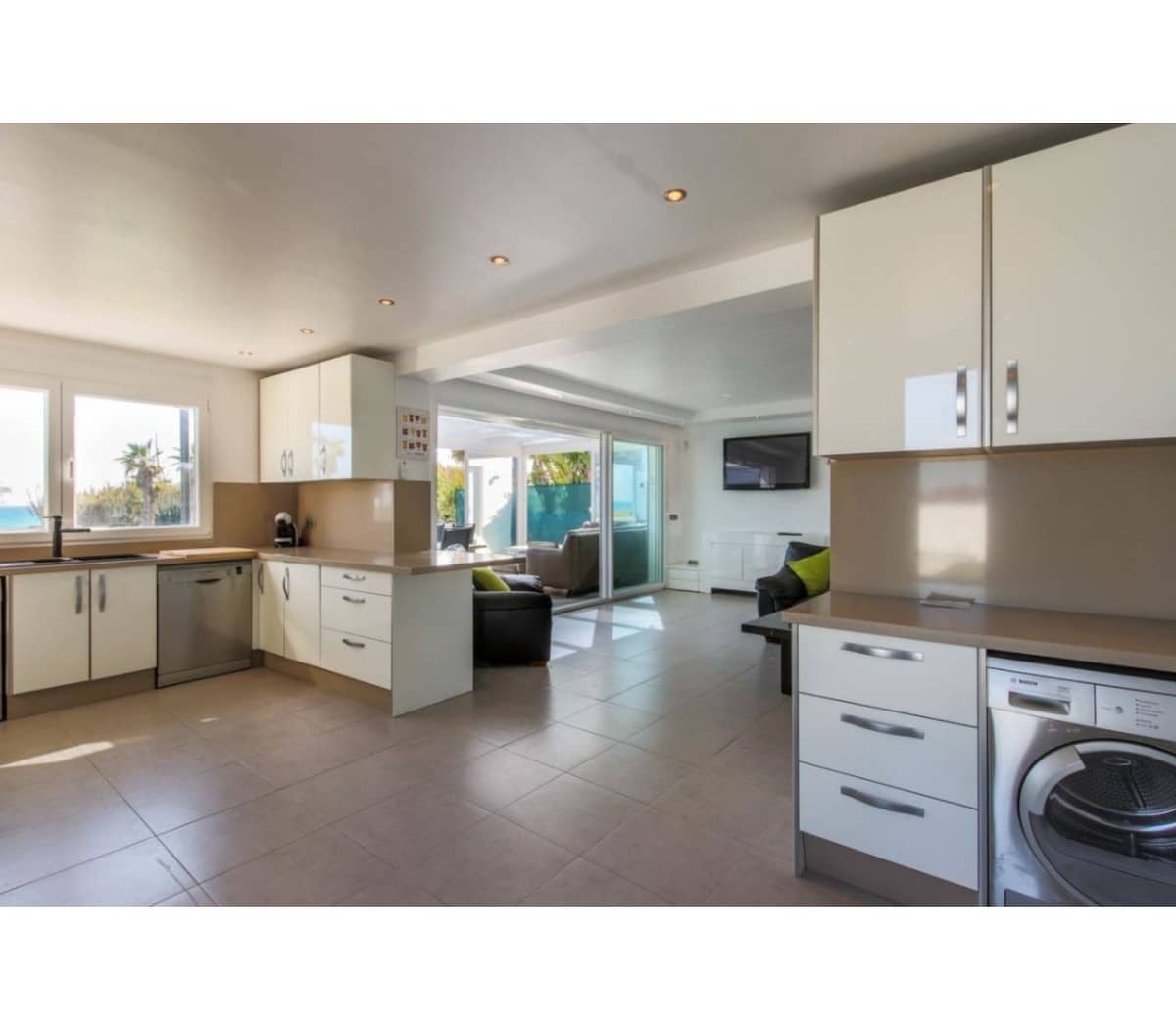 3 soverom Villa til salgs i Costalita med svømmebasseng garasje - € 1 600 000 (Ref: 9405395)