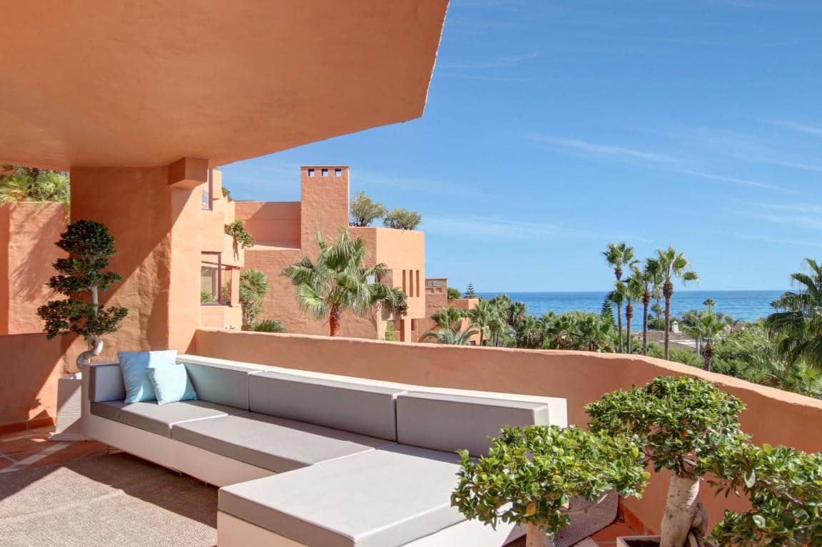 Apartamento de 2 habitaciones en New Golden Mile en venta con piscina garaje - 895.000 € (Ref: 9405419)