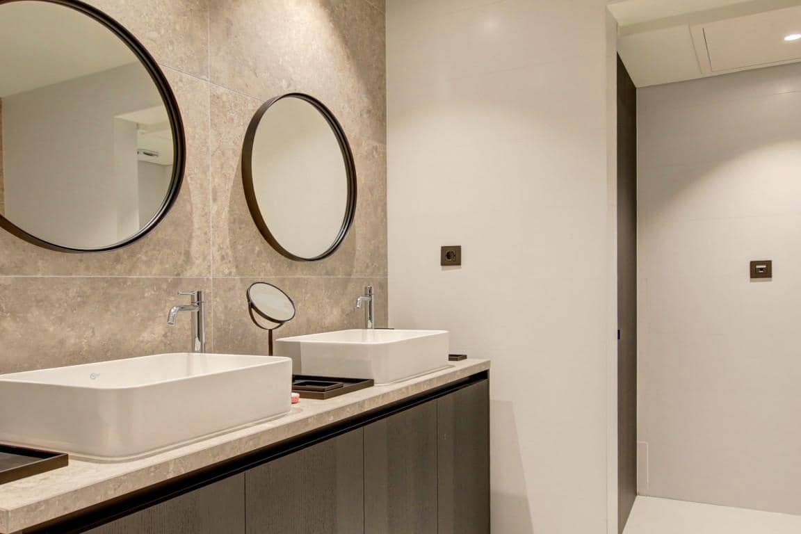 Apartamento de 2 habitaciones en New Golden Mile en venta con piscina garaje - 895.000 € (Ref: 9405419)