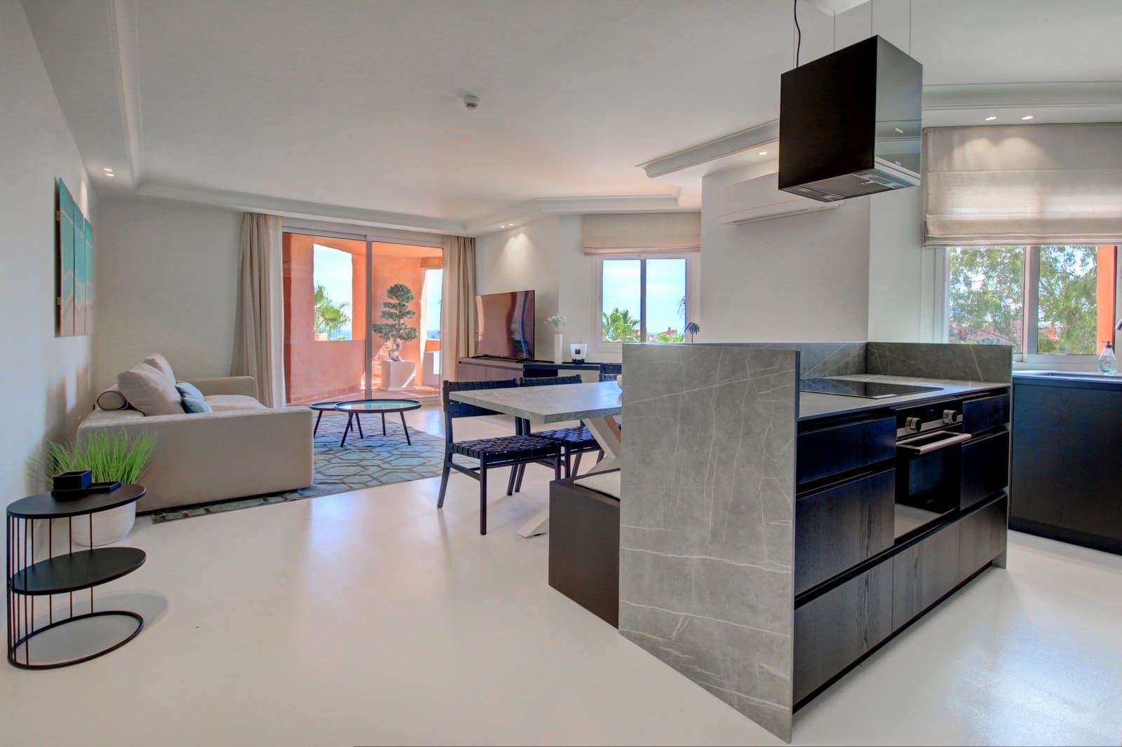 Apartamento de 2 habitaciones en New Golden Mile en venta con piscina garaje - 895.000 € (Ref: 9405419)