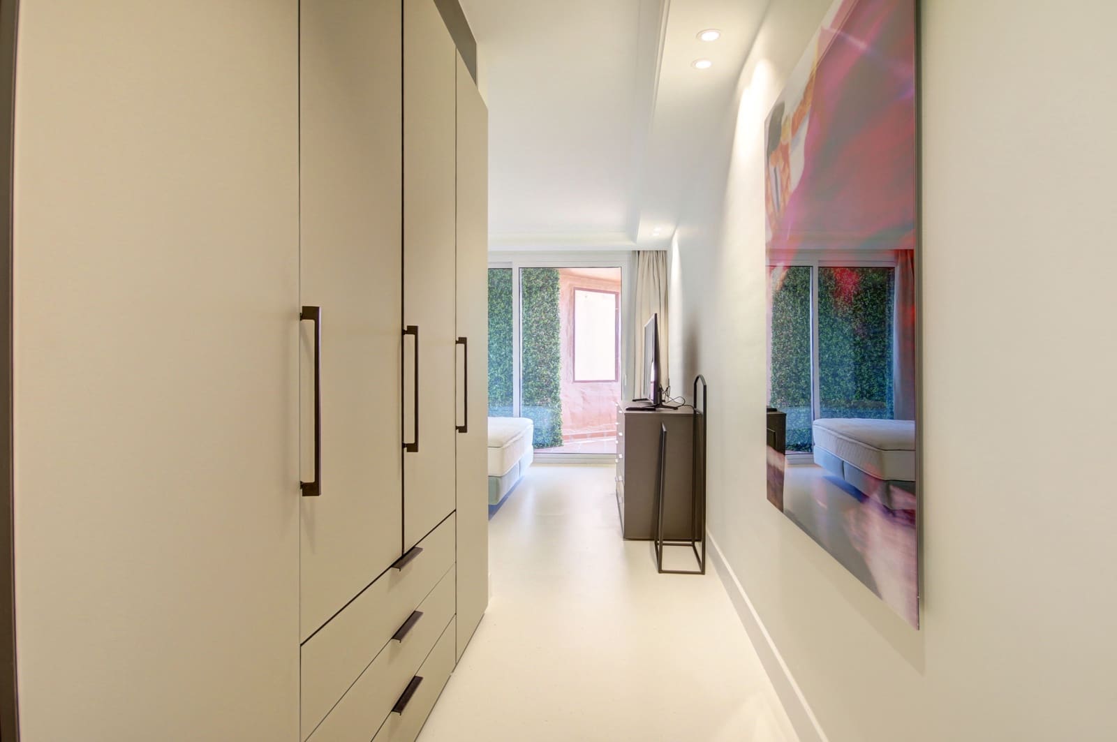 Apartamento de 2 habitaciones en New Golden Mile en venta con piscina garaje - 895.000 € (Ref: 9405419)