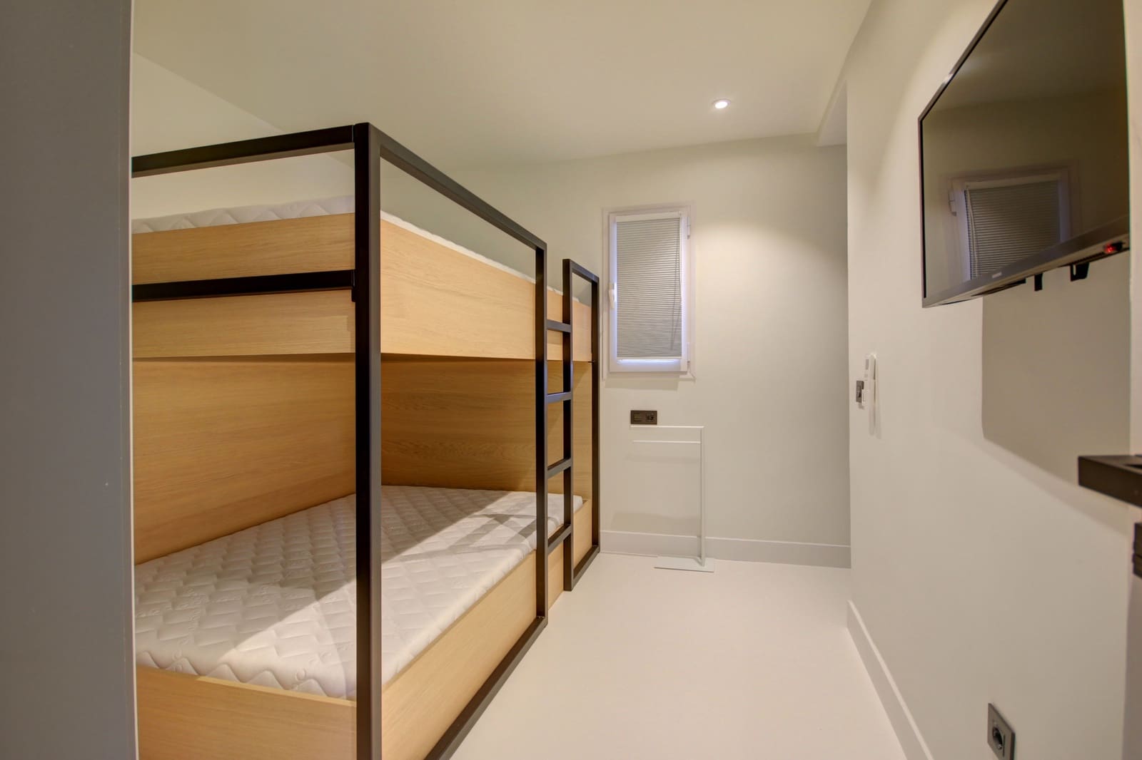 Apartamento de 2 habitaciones en New Golden Mile en venta con piscina garaje - 895.000 € (Ref: 9405419)