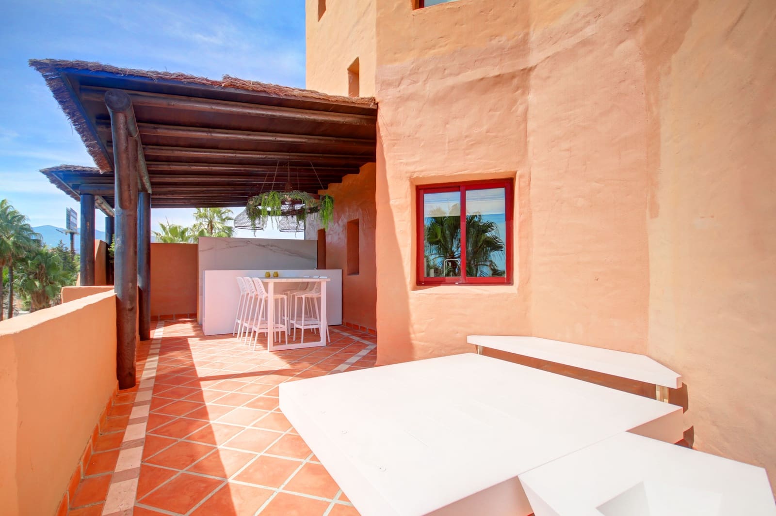 Apartamento de 2 habitaciones en New Golden Mile en venta con piscina garaje - 895.000 € (Ref: 9405419)