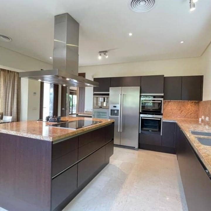 6 slaapkamer Villa te koop in Los Arqueros met zwembad garage - € 2.700.000 (Ref: 9405422)