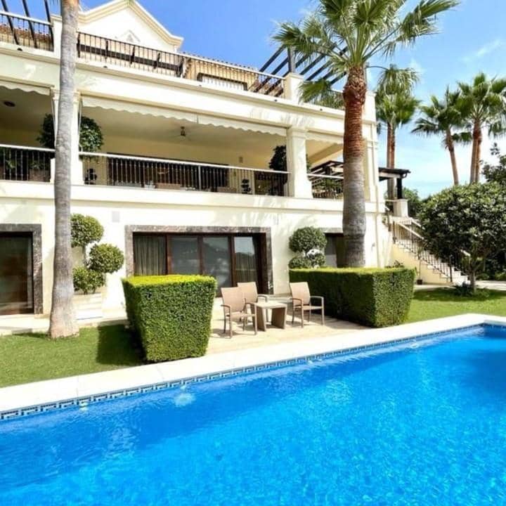 6 slaapkamer Villa te koop in Los Arqueros met zwembad garage - € 2.700.000 (Ref: 9405422)