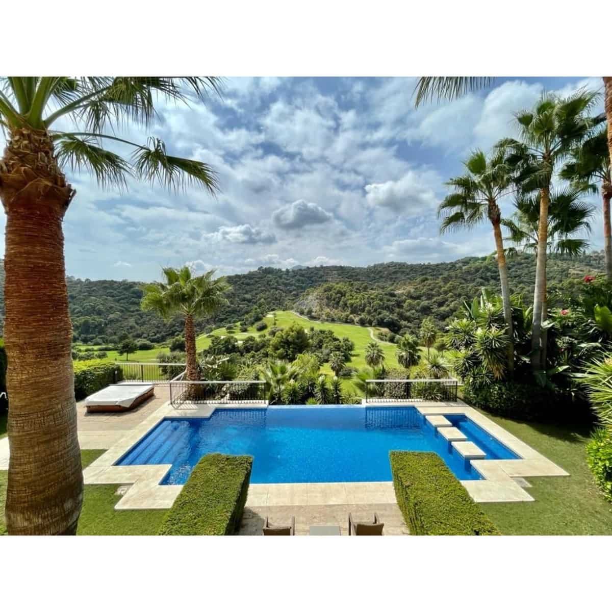 6 slaapkamer Villa te koop in Los Arqueros met zwembad garage - € 2.700.000 (Ref: 9405422)