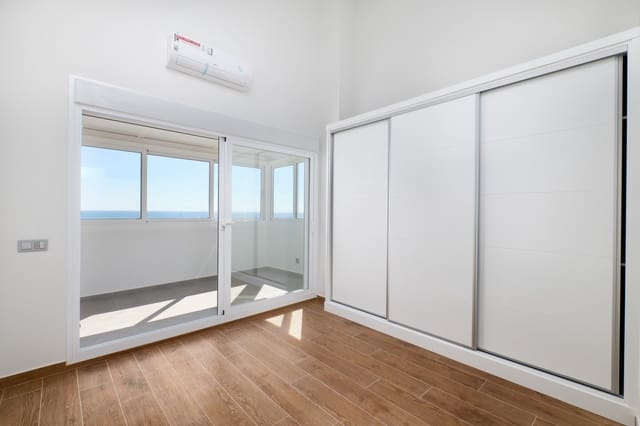 3 Zimmer Apartment zu verkaufen in Estepona mit Pool Garage - 719.000 € (Ref: 9405445)