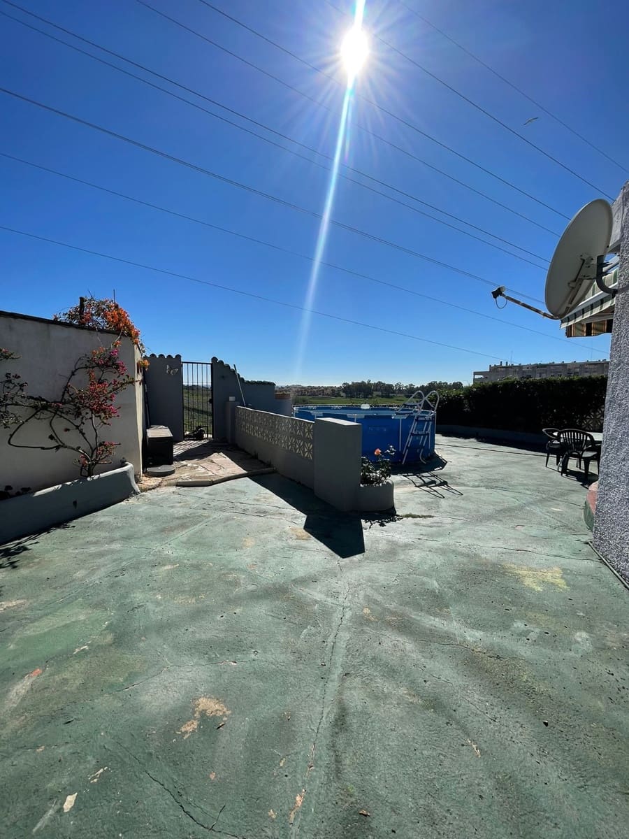 2 sypialnia Willa na sprzedaż w Nueva Andalucia z basenem garażem - 350 000 € (Ref: 9405446)