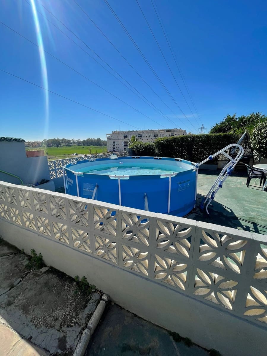 2 sypialnia Willa na sprzedaż w Nueva Andalucia z basenem garażem - 350 000 € (Ref: 9405446)