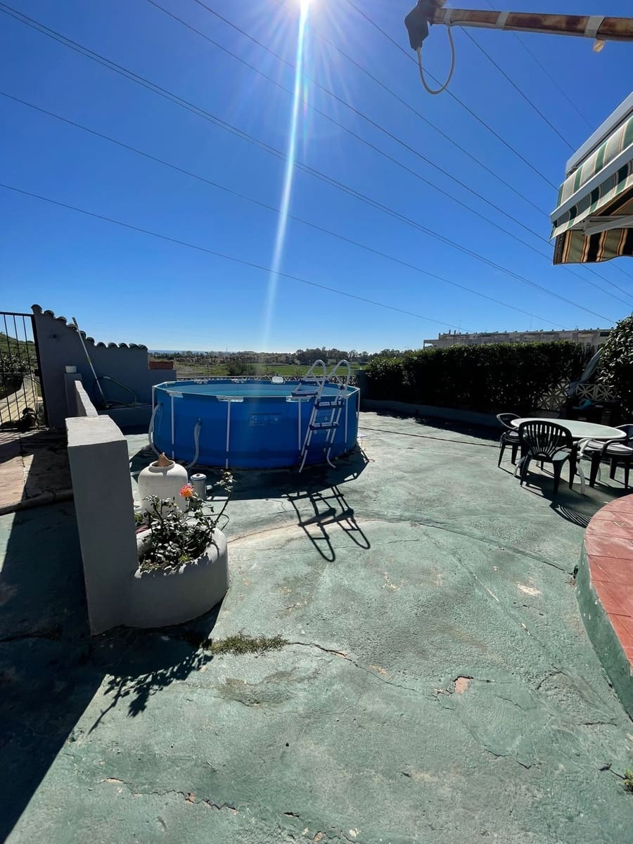 2 sypialnia Willa na sprzedaż w Nueva Andalucia z basenem garażem - 350 000 € (Ref: 9405446)