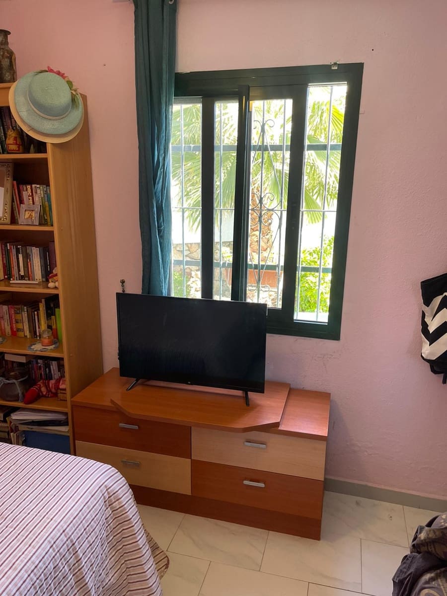 2 sypialnia Willa na sprzedaż w Nueva Andalucia z basenem garażem - 350 000 € (Ref: 9405446)