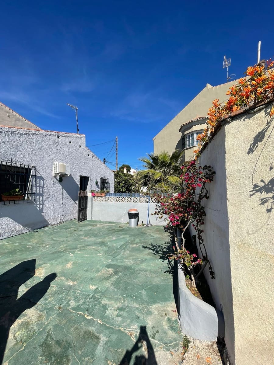 2 sypialnia Willa na sprzedaż w Nueva Andalucia z basenem garażem - 350 000 € (Ref: 9405446)