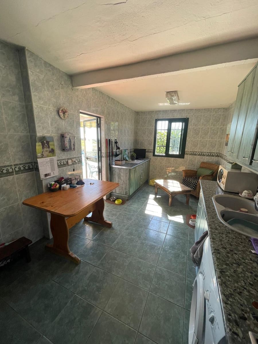 2 sypialnia Willa na sprzedaż w Nueva Andalucia z basenem garażem - 350 000 € (Ref: 9405446)