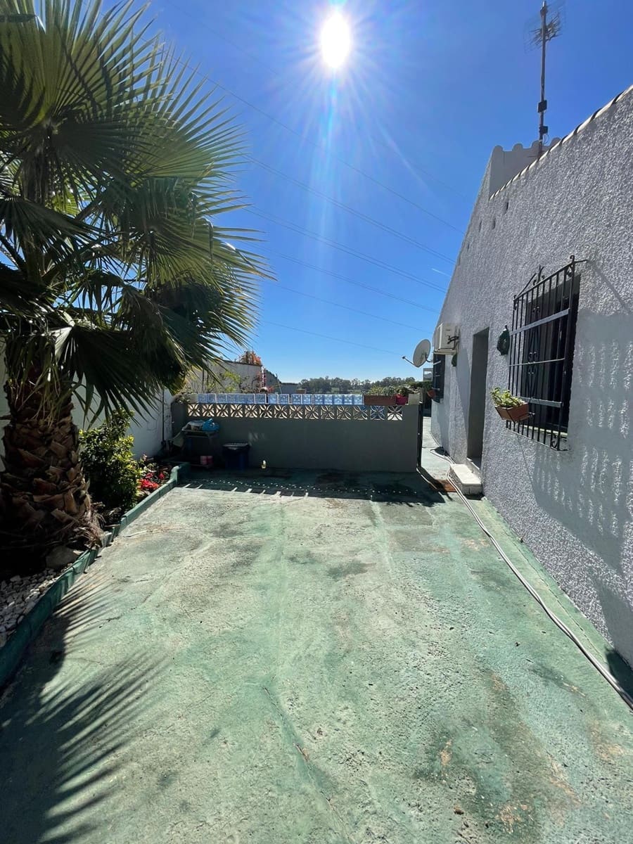 2 sypialnia Willa na sprzedaż w Nueva Andalucia z basenem garażem - 350 000 € (Ref: 9405446)