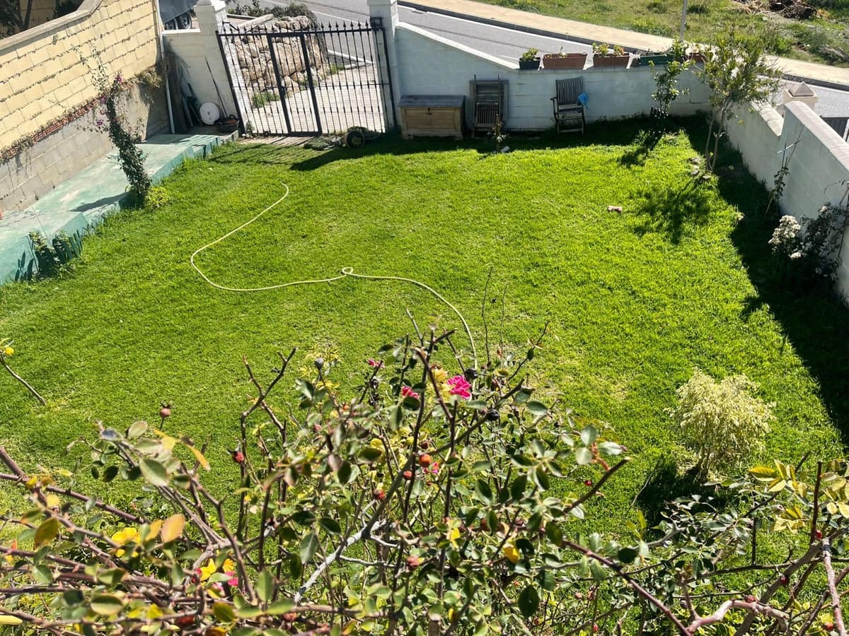 2 sypialnia Willa na sprzedaż w Nueva Andalucia z basenem garażem - 350 000 € (Ref: 9405446)