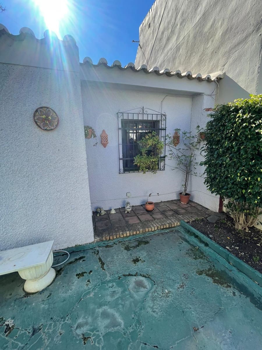2 sypialnia Willa na sprzedaż w Nueva Andalucia z basenem garażem - 350 000 € (Ref: 9405446)