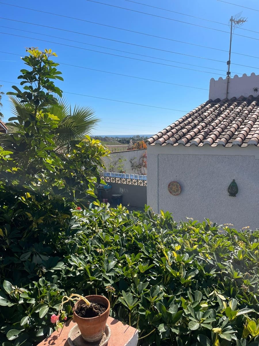 2 sypialnia Willa na sprzedaż w Nueva Andalucia z basenem garażem - 350 000 € (Ref: 9405446)