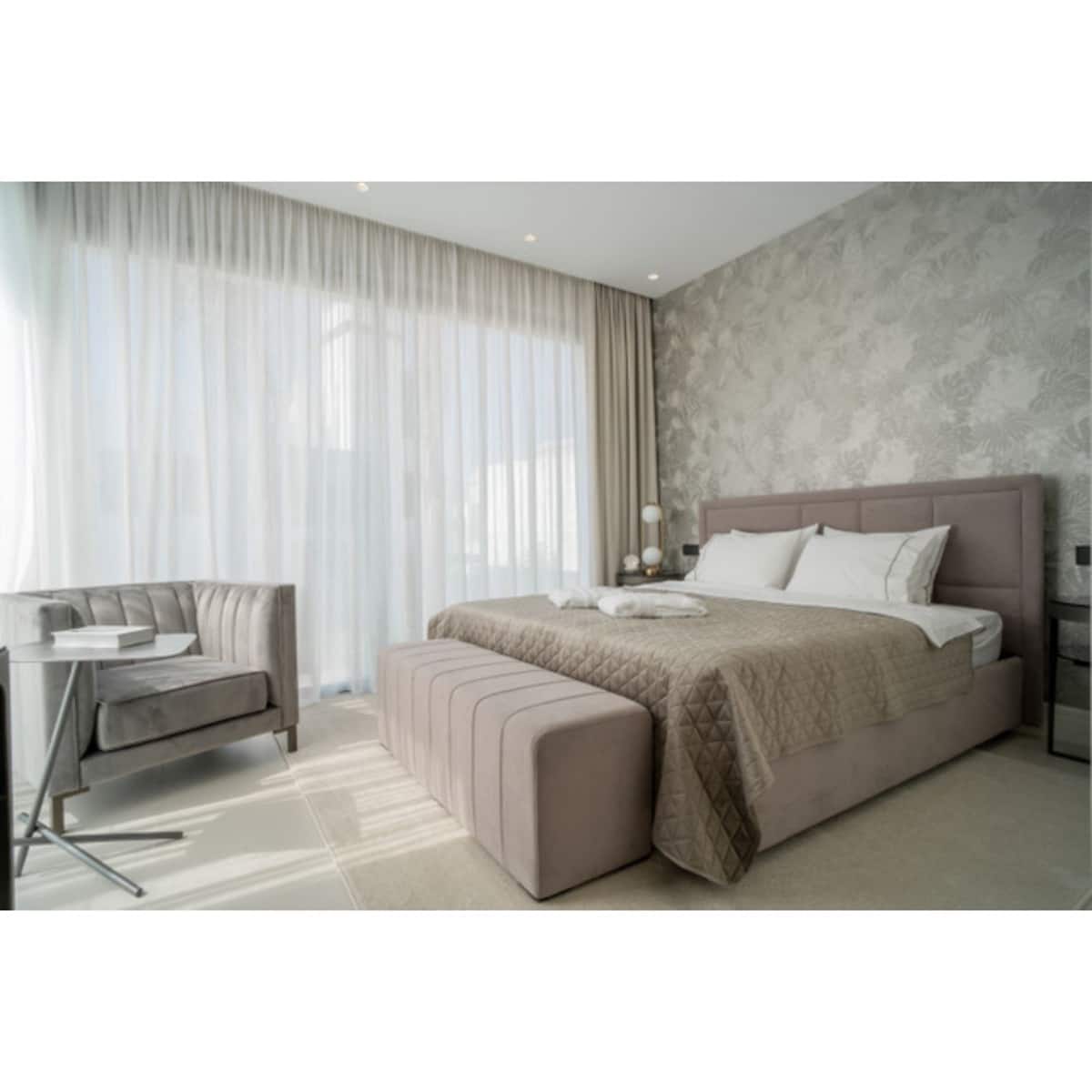 4 sypialnia Willa na sprzedaż w Golden Mile z basenem garażem - 3 250 000 € (Ref: 9405461)