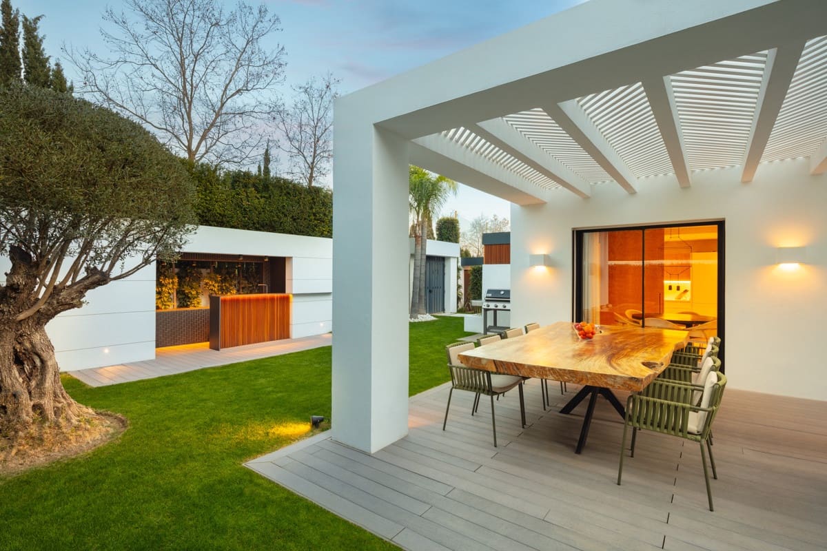 4 sypialnia Willa na sprzedaż w Guadalmina z basenem garażem - 1 800 000 € (Ref: 9405483)