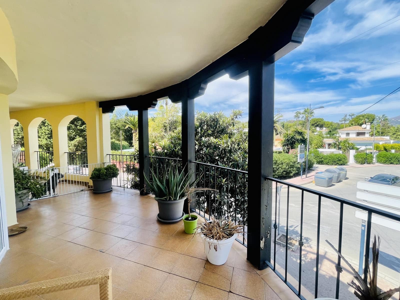 3 sypialnia Apartament na sprzedaż w Nueva Andalucia z basenem - 425 000 € (Ref: 9405514)