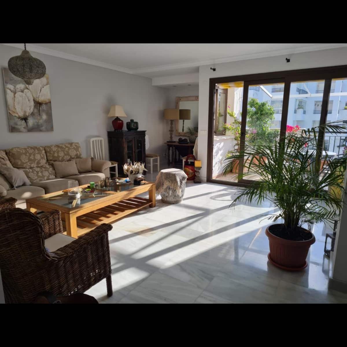 2 quarto Apartamento para venda em Puerto Banus com piscina garagem - 585 000 € (Ref: 9405519)