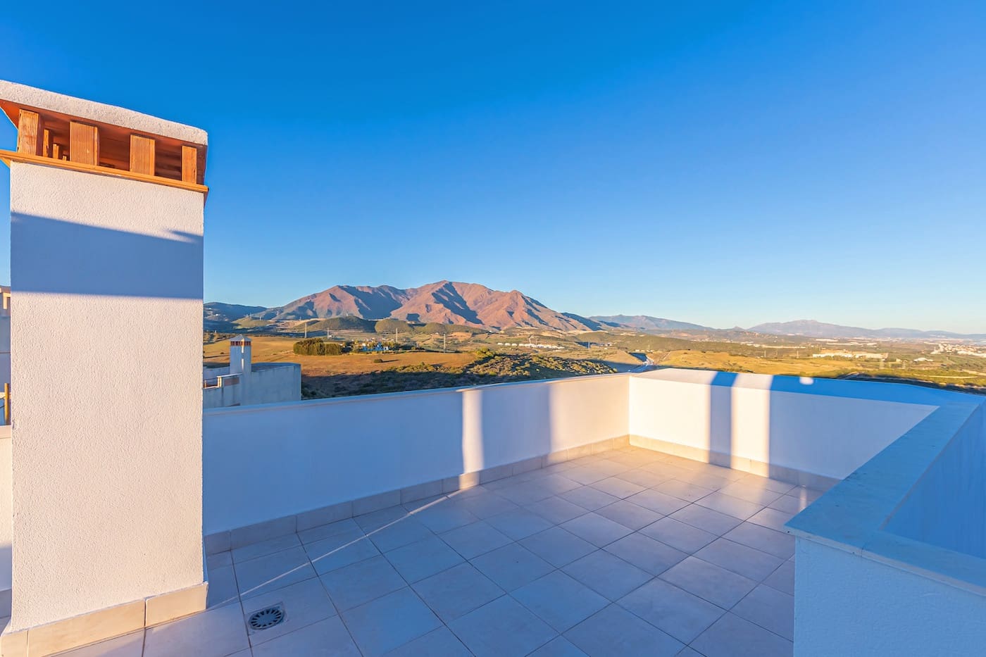 2 bedroom Apartment for sale in Casares with pool garage - € 199,000 (Ref: 9405535)