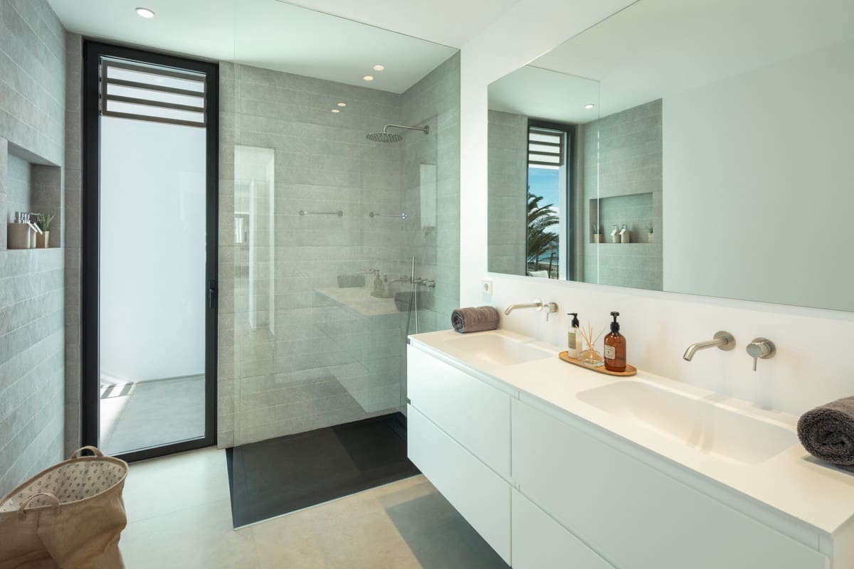 5 slaapkamer Villa te koop in Estepona met zwembad garage - € 4.900.000 (Ref: 9405594)