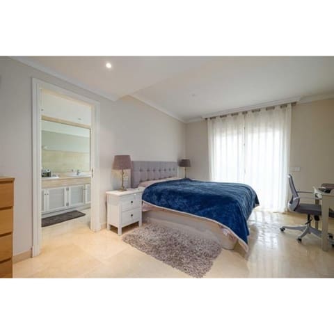 3 sypialnia Willa na sprzedaż w Marbella z basenem garażem - 600 000 € (Ref: 9405597)