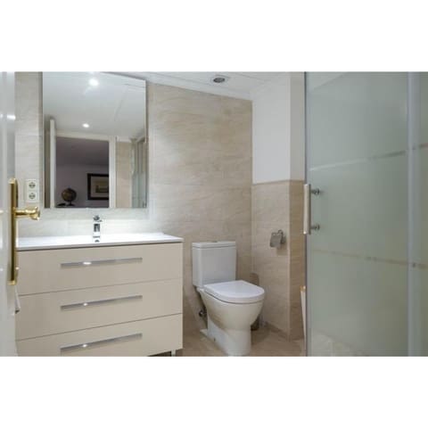 3 sypialnia Willa na sprzedaż w Marbella z basenem garażem - 600 000 € (Ref: 9405597)