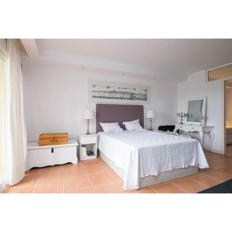 3 sypialnia Willa na sprzedaż w Marbella z basenem garażem - 600 000 € (Ref: 9405597)