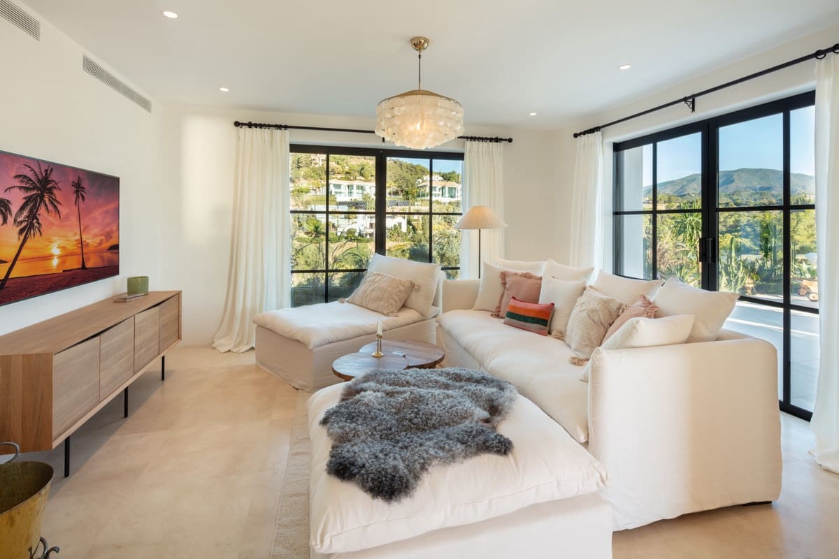 6 slaapkamer Villa te koop in El Madronal met zwembad garage - € 4.500.000 (Ref: 9405604)