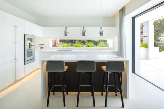 5 soveværelse Villa til salg i Golden Mile, Marbella med swimmingpool garage - € 5.295.000 (Ref: 9405619)