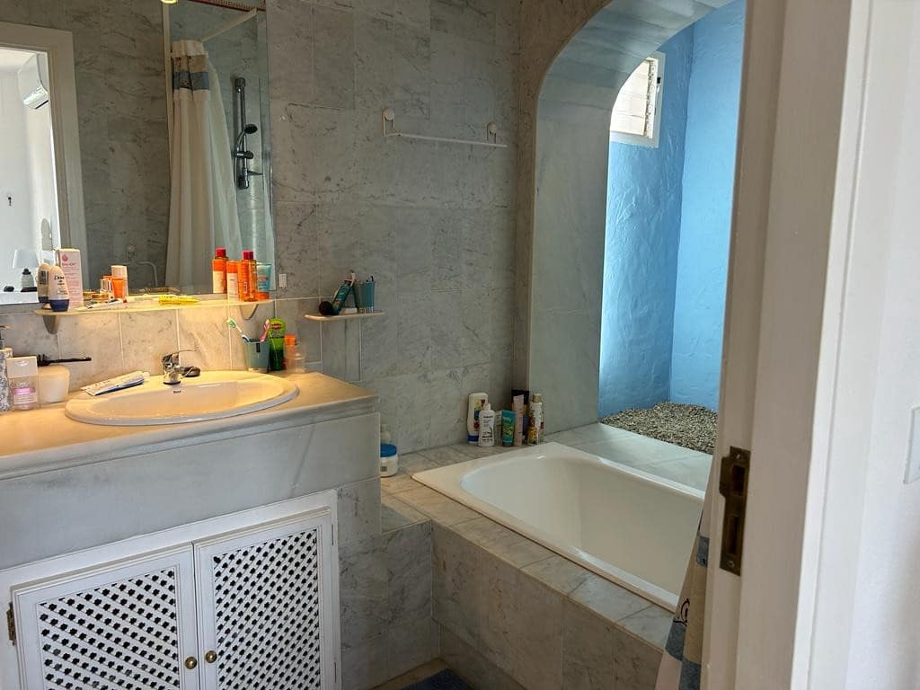 3 slaapkamer Villa te koop in Manilva met zwembad garage - € 510.000 (Ref: 9405647)