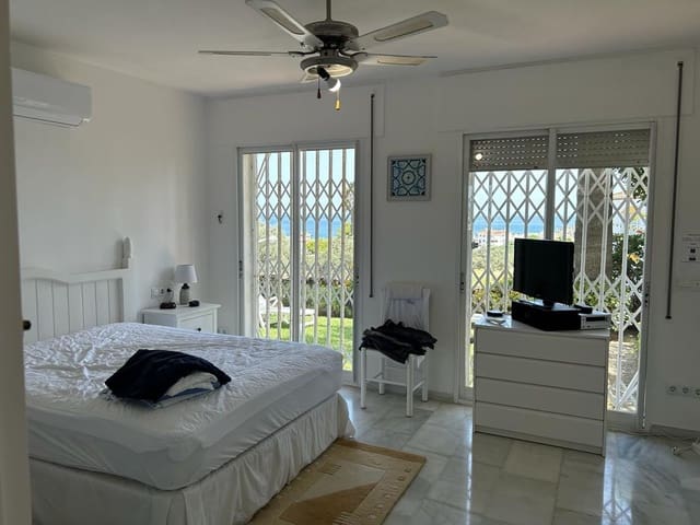 3 slaapkamer Villa te koop in Manilva met zwembad garage - € 510.000 (Ref: 9405647)