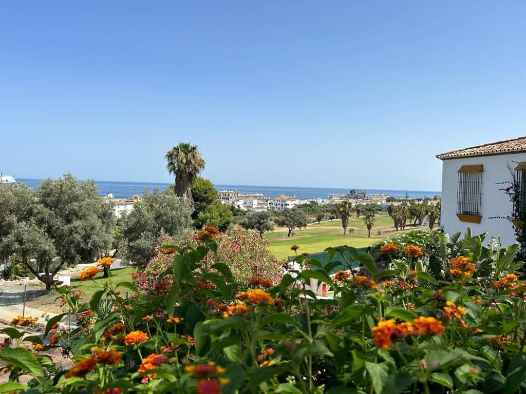 3 slaapkamer Villa te koop in Manilva met zwembad garage - € 510.000 (Ref: 9405647)