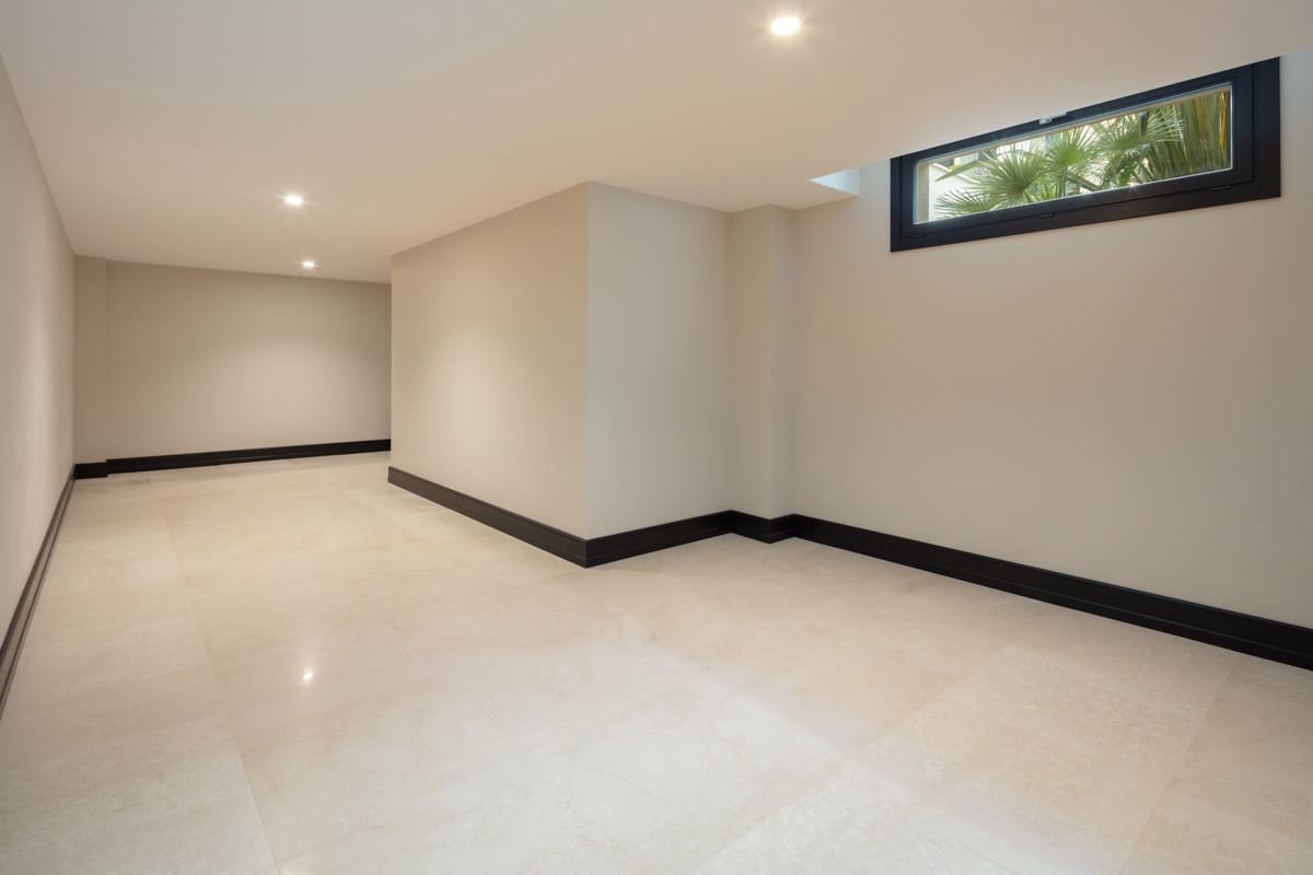 5 sypialnia Willa na sprzedaż w Marbella z basenem garażem - 4 695 000 € (Ref: 9405650)