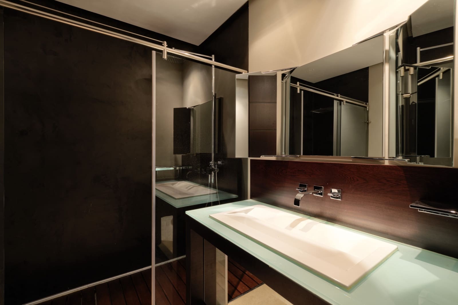 5 sypialnia Willa na sprzedaż w Istan z basenem garażem - 3 495 000 € (Ref: 9405660)