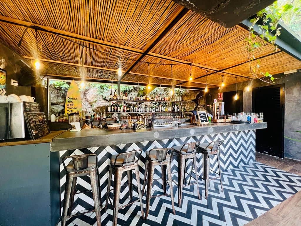 Restaurant/Bar til salgs i Nueva Andalucia - € 500 000 (Ref: 9405670)