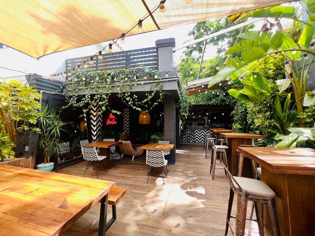 Restaurant/Bar til salgs i Nueva Andalucia - € 500 000 (Ref: 9405670)