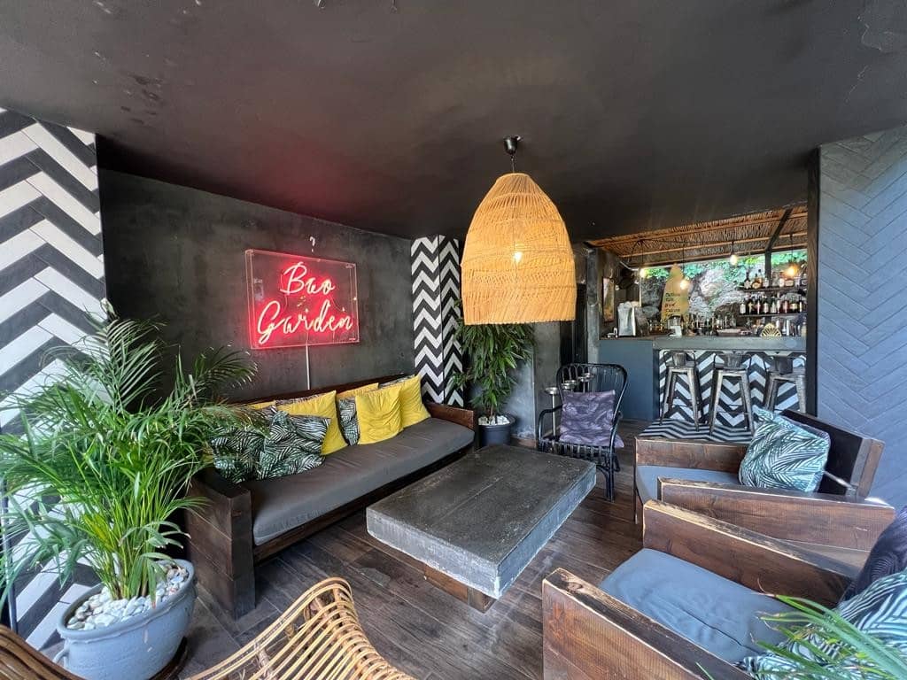 Restaurant/Bar til salgs i Nueva Andalucia - € 500 000 (Ref: 9405670)