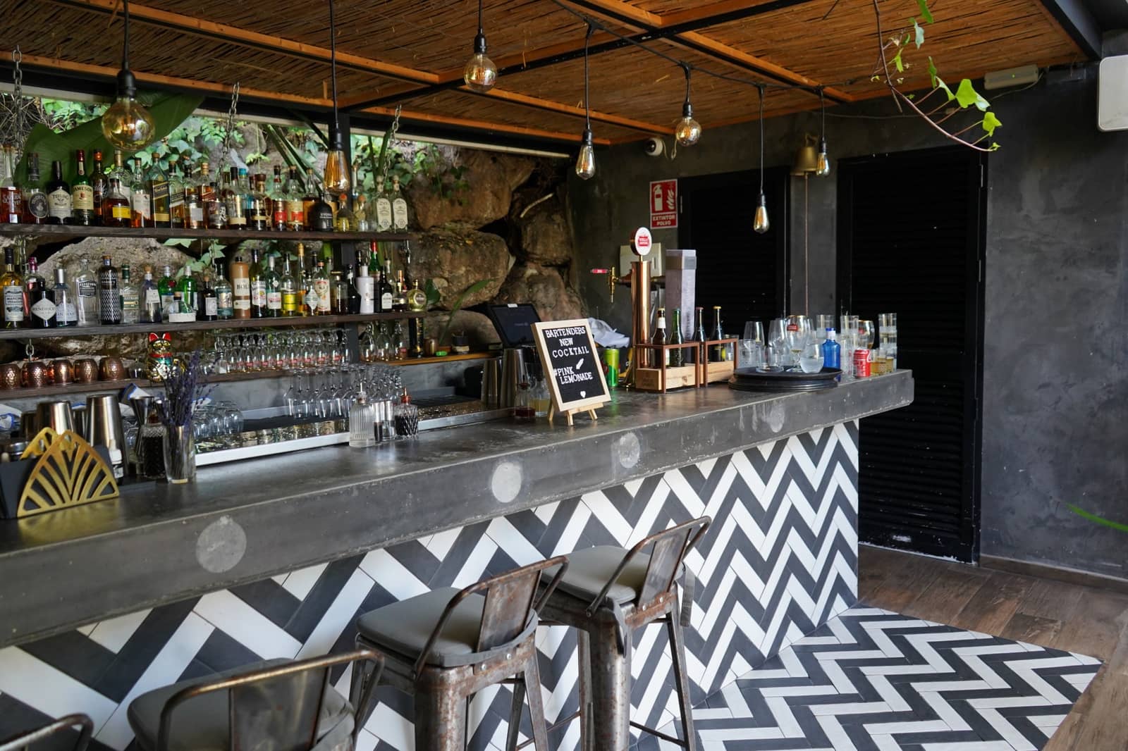 Restaurant/Bar til salgs i Nueva Andalucia - € 500 000 (Ref: 9405670)