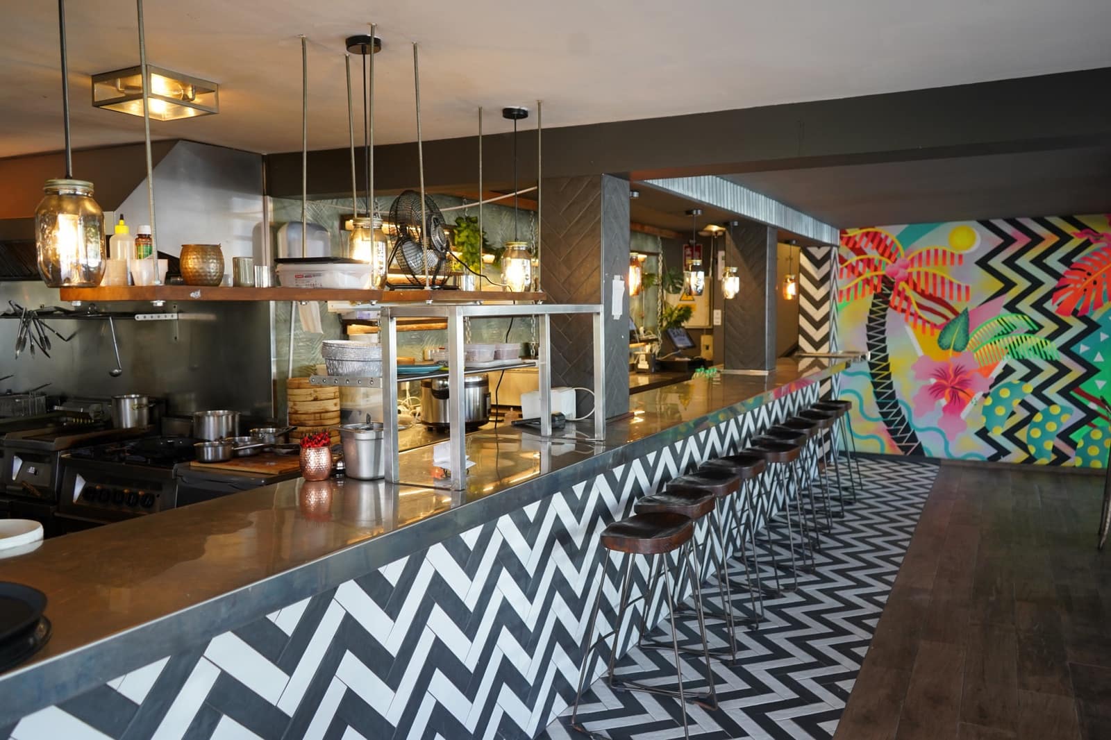 Restaurant/Bar til salgs i Nueva Andalucia - € 500 000 (Ref: 9405670)