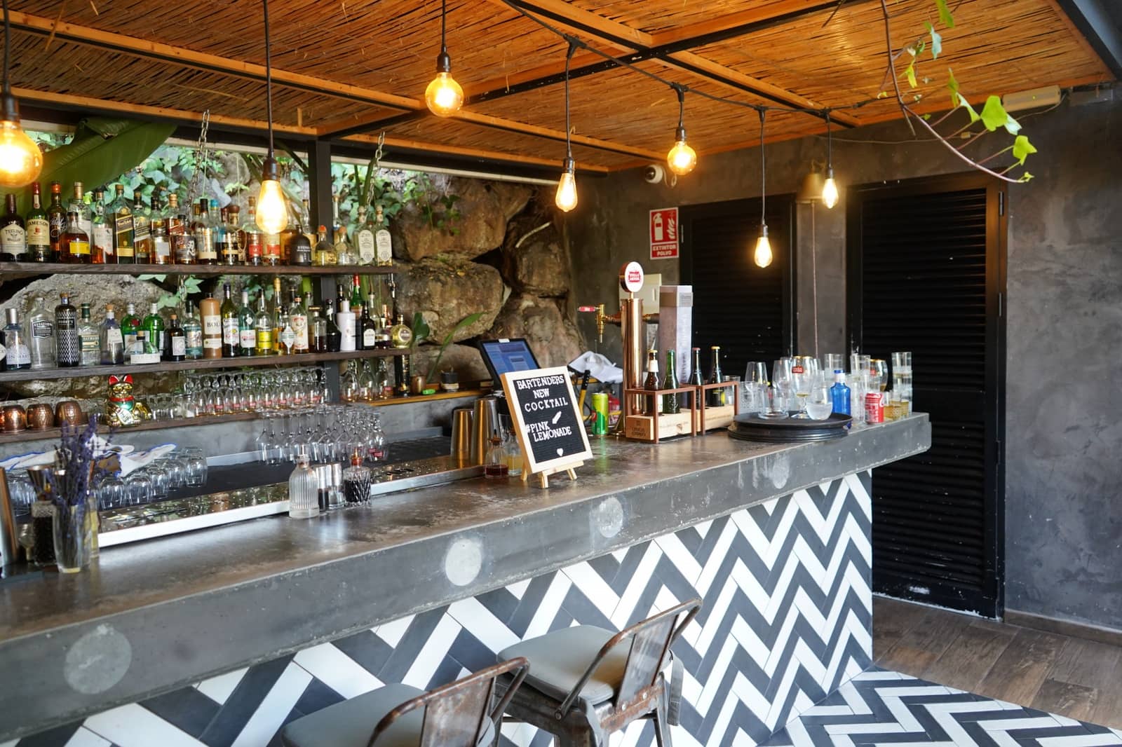 Restaurant/Bar til salgs i Nueva Andalucia - € 500 000 (Ref: 9405670)