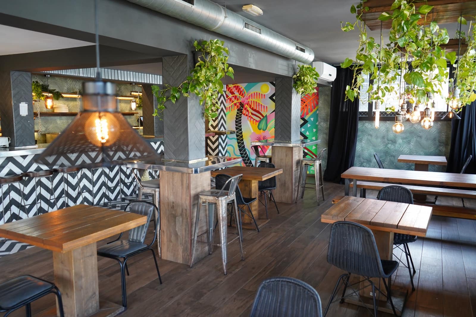 Restaurant/Bar til salgs i Nueva Andalucia - € 500 000 (Ref: 9405670)