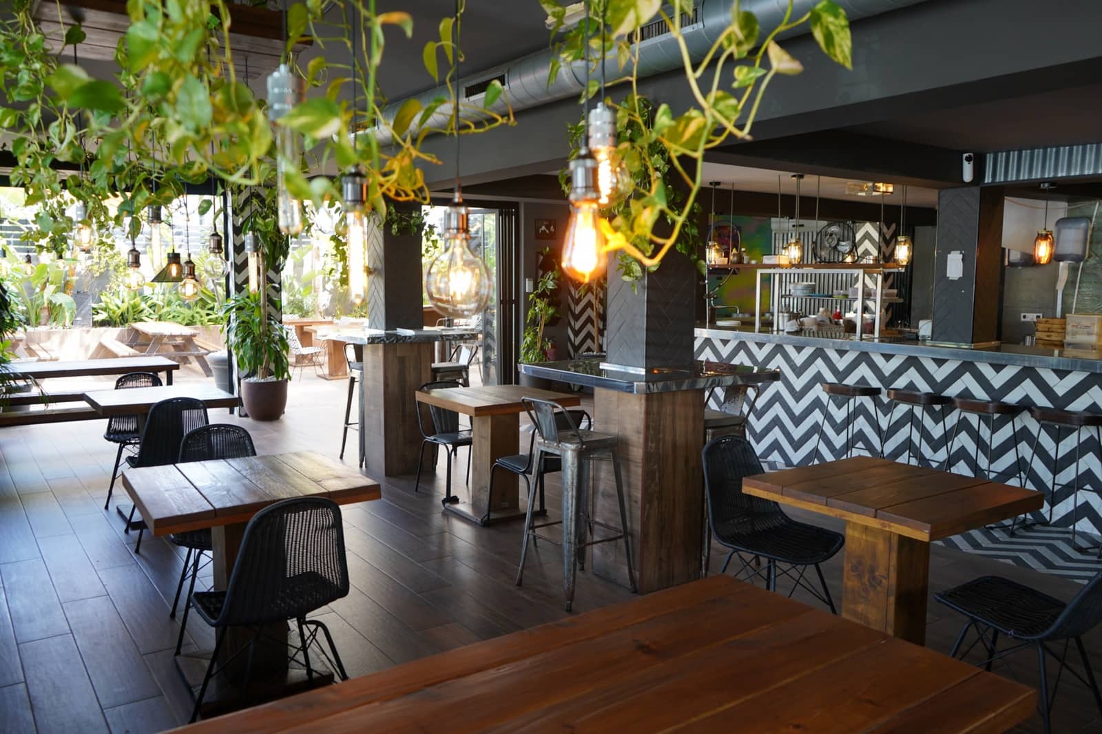 Restaurant/Bar til salgs i Nueva Andalucia - € 500 000 (Ref: 9405670)